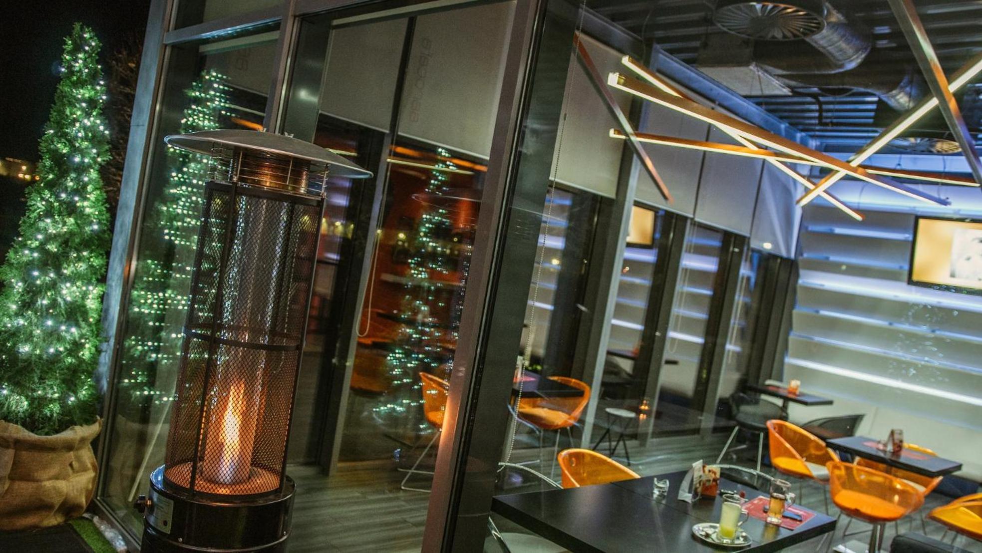 Aerocafe Hotel Partizanske Exterior photo